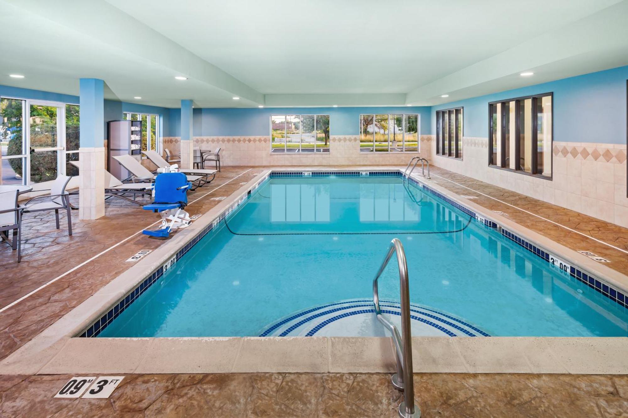 Holiday Inn Express Hotel & Suites Chicago South Lansing By Ihg Kültér fotó